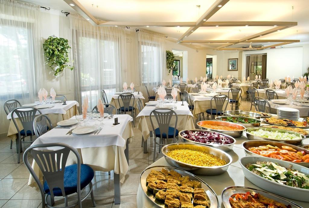 Hotel Trieste Τσέρβια Εξωτερικό φωτογραφία